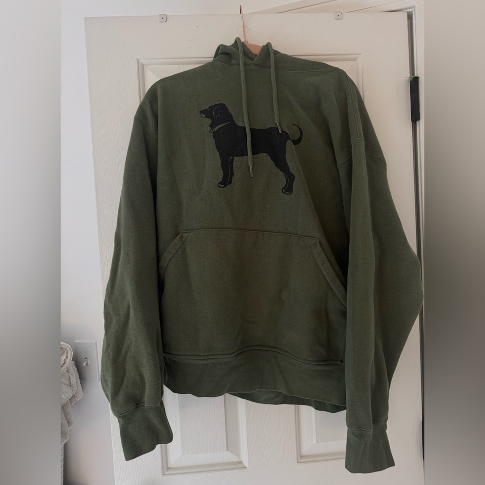 black dog sweatshirt